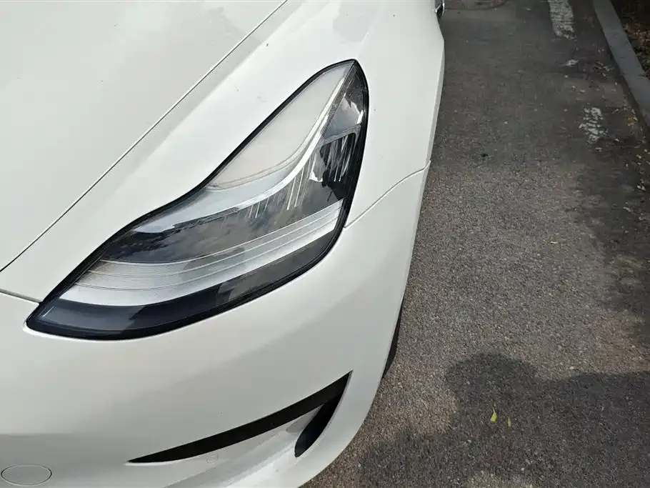 Tesla Model 3 — фото 8
