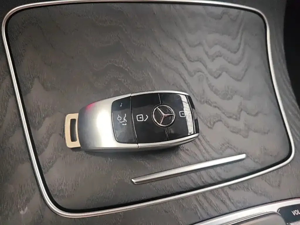 Mercedes-Benz E-Class (Import) — фото 6