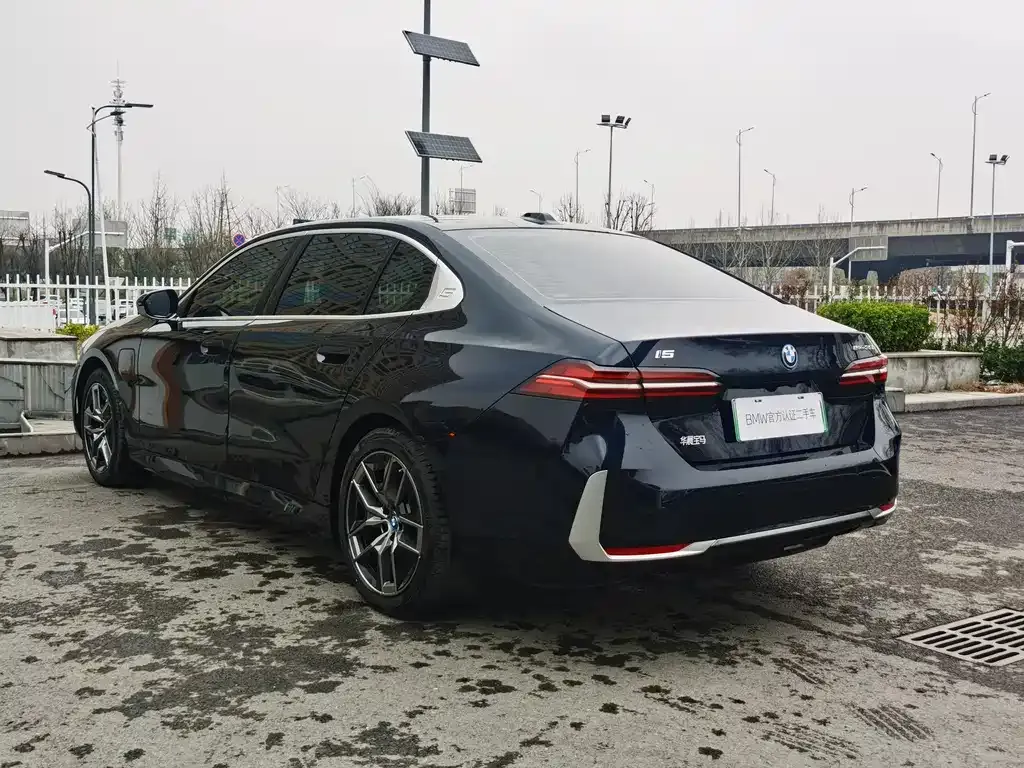 BMW i5 2025 из CN, фото 2