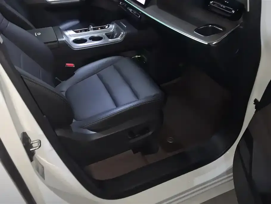 GAC Motor 传祺E8 PHEV 2024 из CN, фото 3
