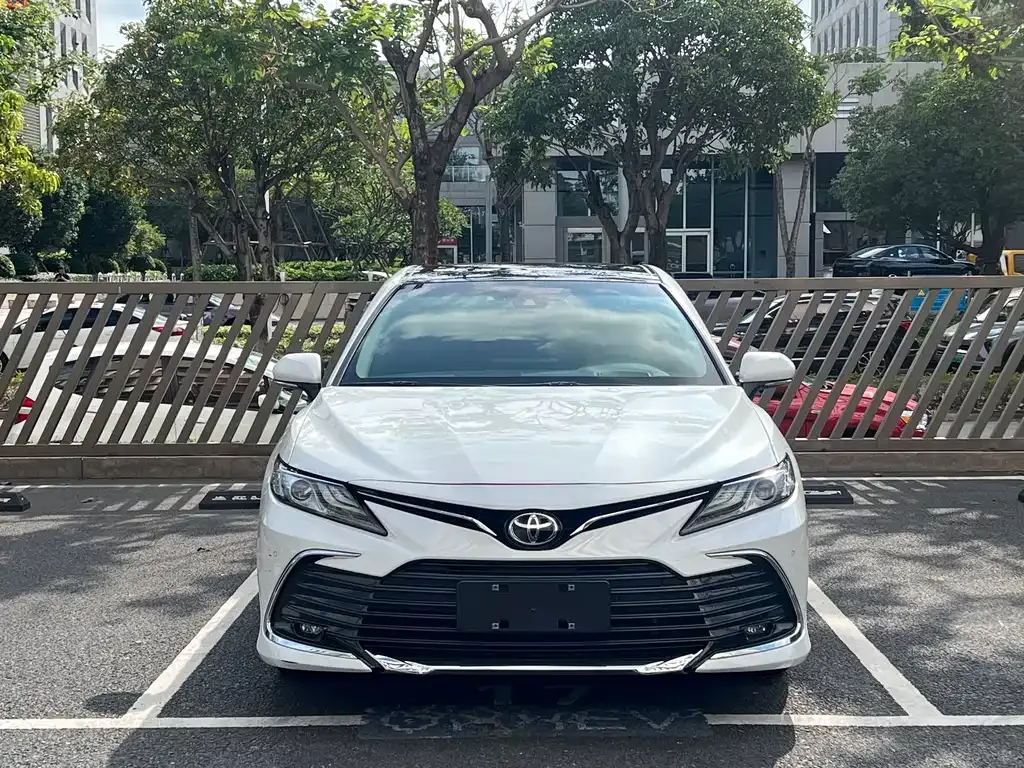 Toyota Camry 2023 из CN, фото 9