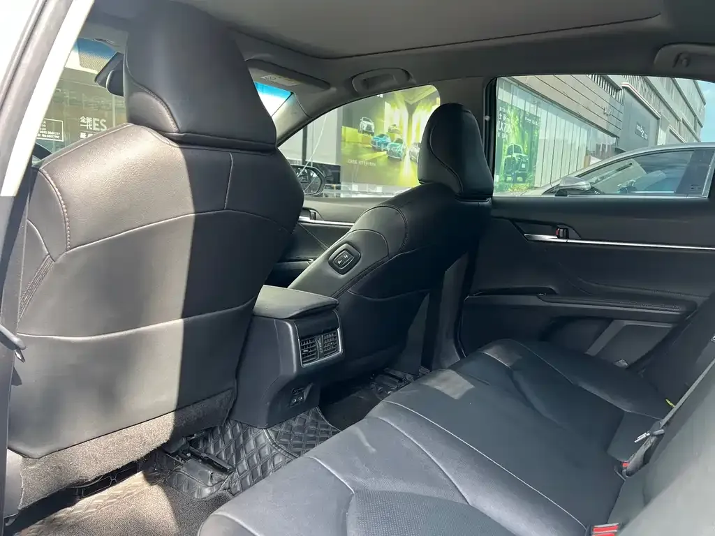 Toyota Camry 2023 из CN, фото 6