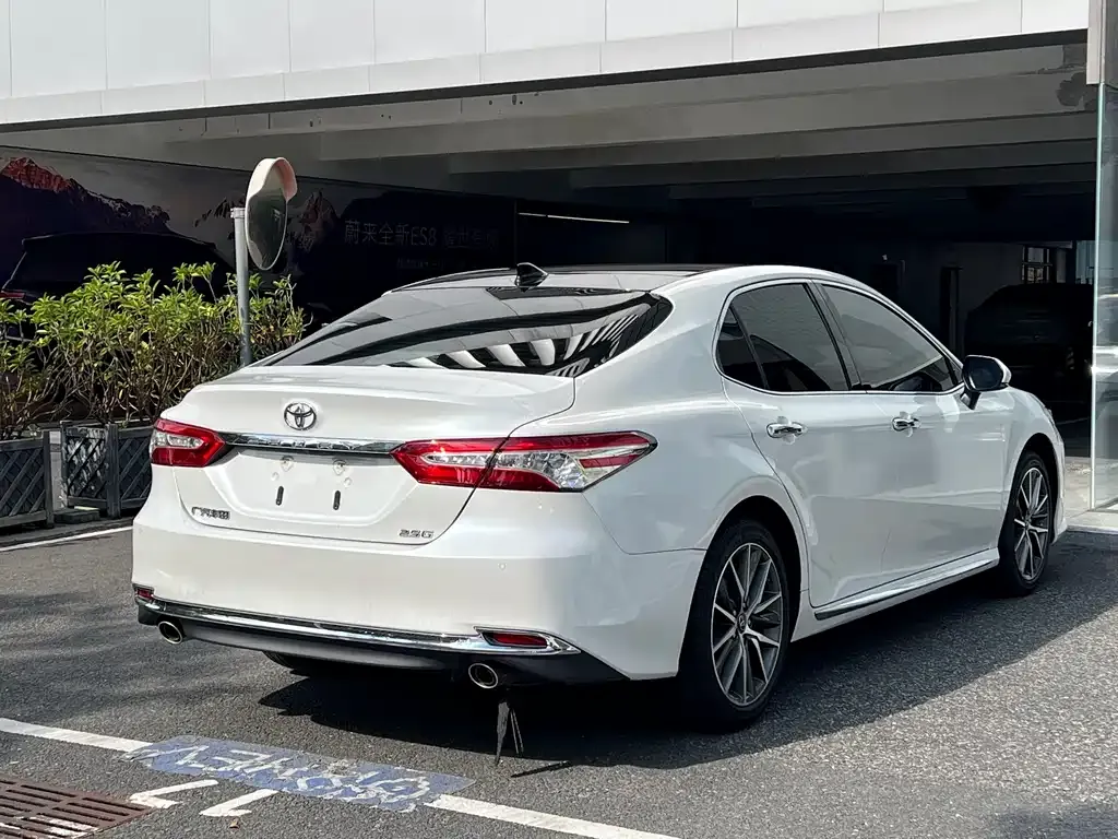 Toyota Camry 2023 из CN, фото 7