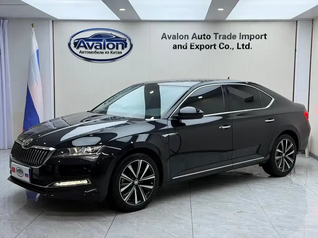 Skoda Superb — фото 1
