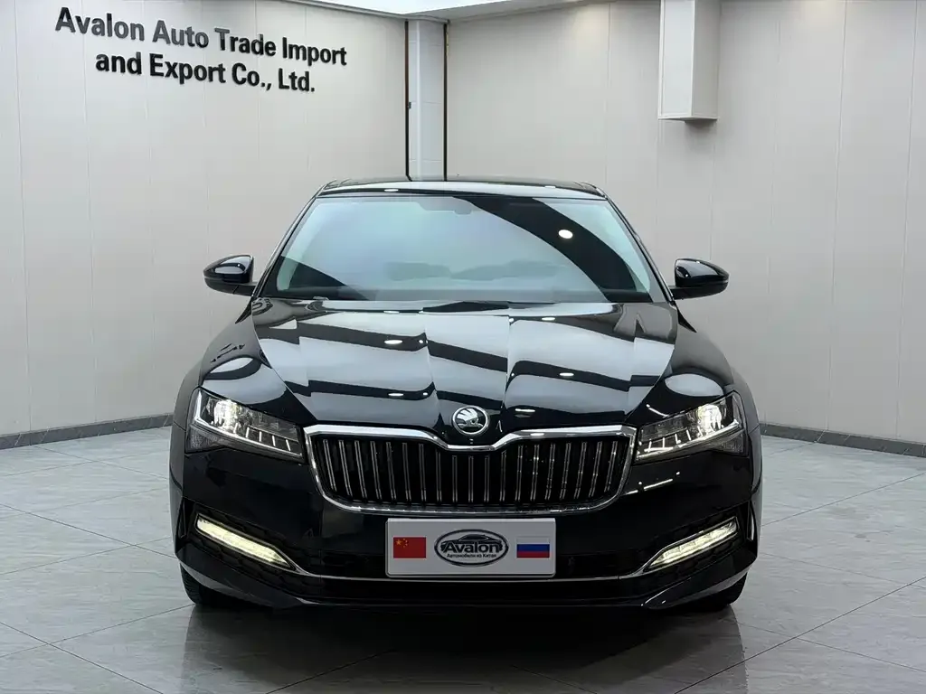 Skoda Superb — фото 7