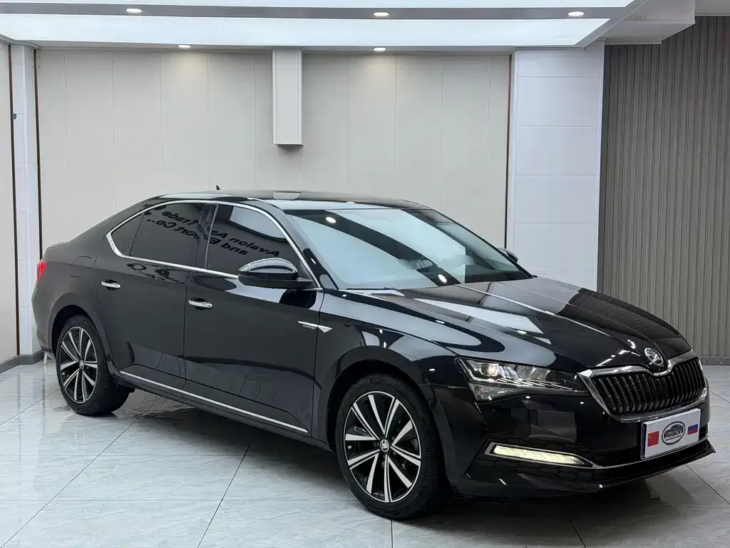 Skoda Superb — фото 6
