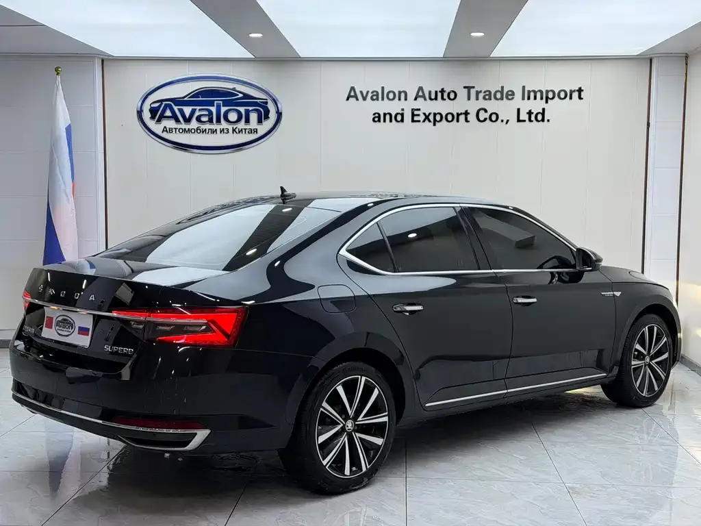Skoda Superb — фото 2