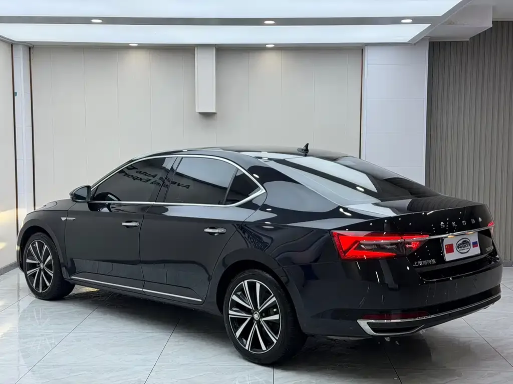 Skoda Superb — фото 5