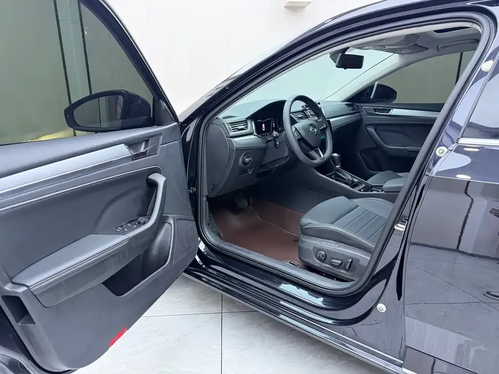 Skoda Superb — фото 3