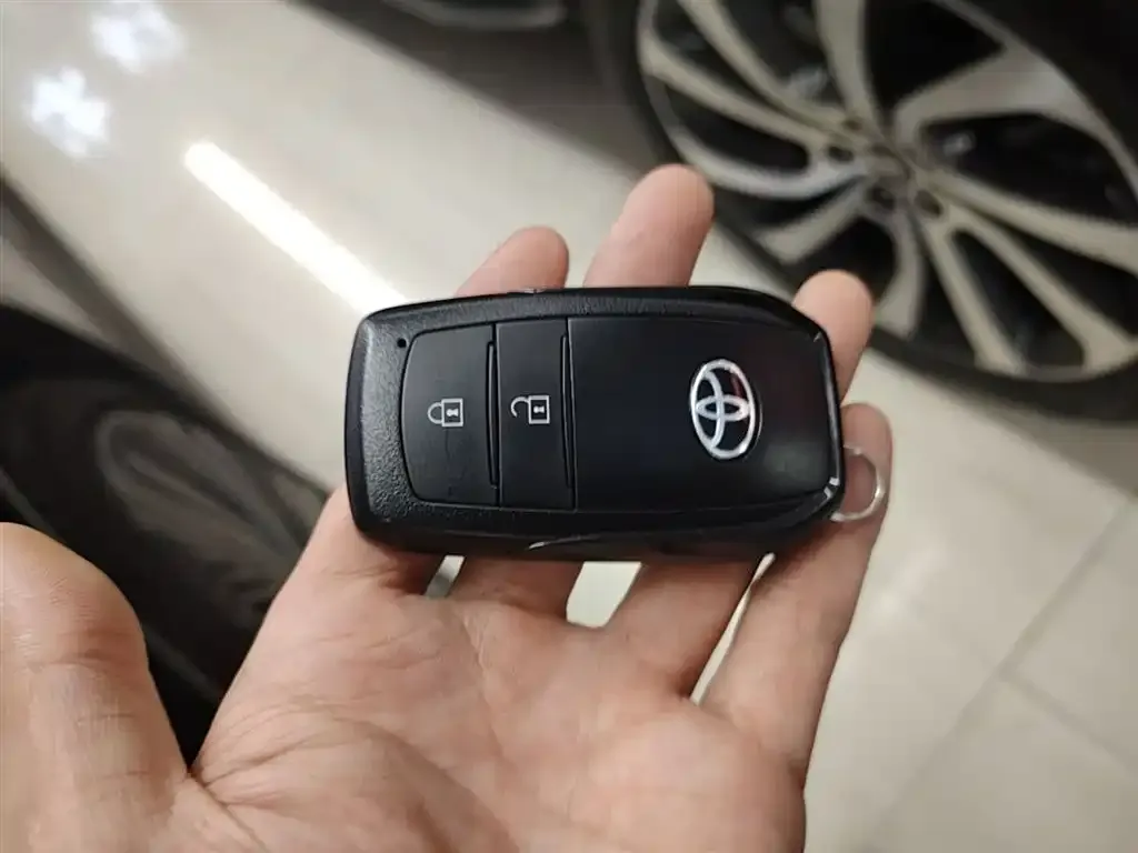 Toyota bZ5 2025 из CN, фото 2