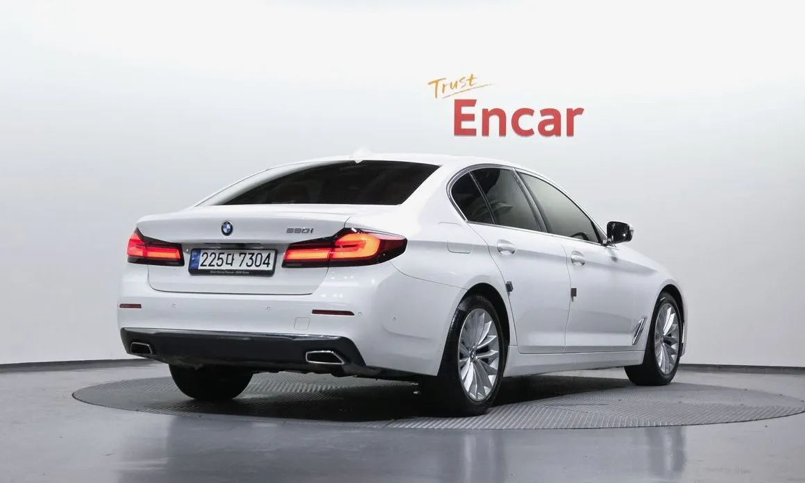 BMW 5-Series 2021 из KR, фото 3