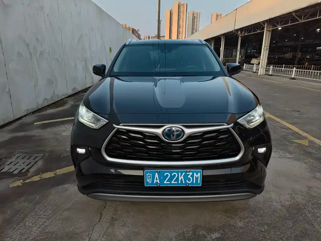 Toyota Highlander — фото 2