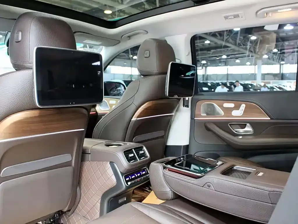 Mercedes-Benz GLS — фото 6