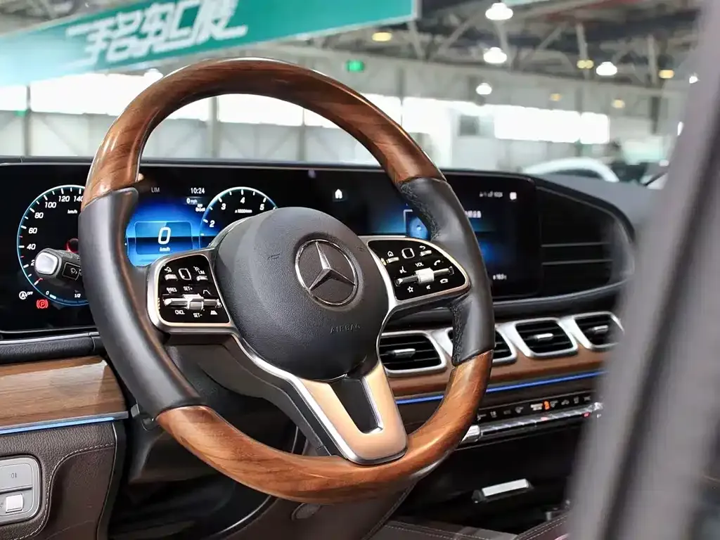 Mercedes-Benz GLS — фото 2