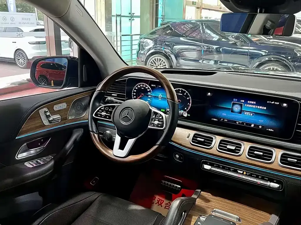 Mercedes-Benz GLS — фото 10
