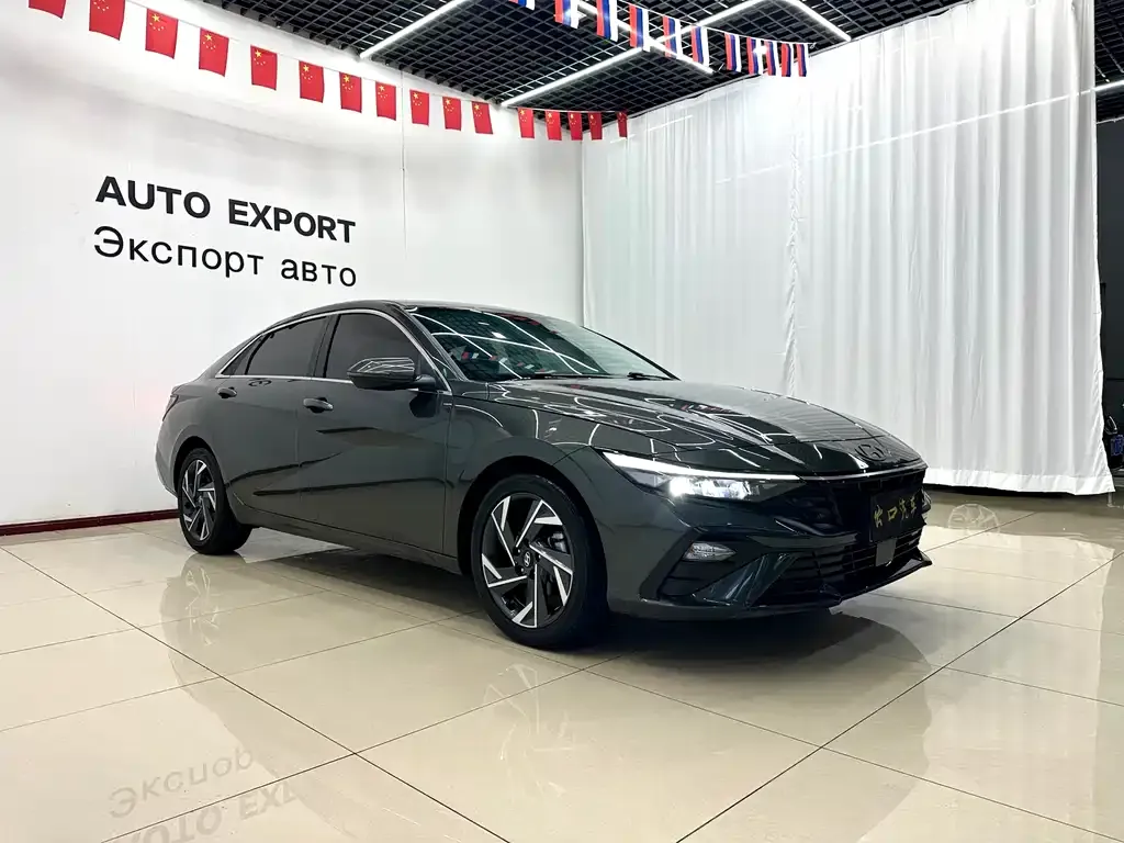 Hyundai Elantra — фото 5