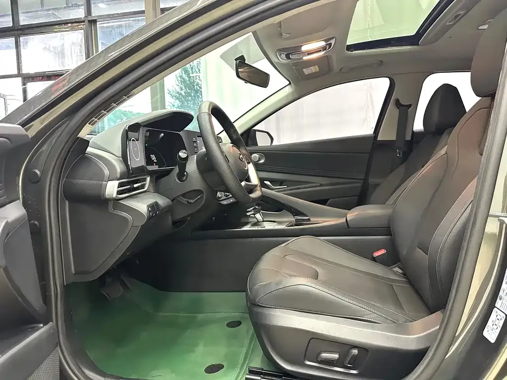 Hyundai Elantra — фото 4