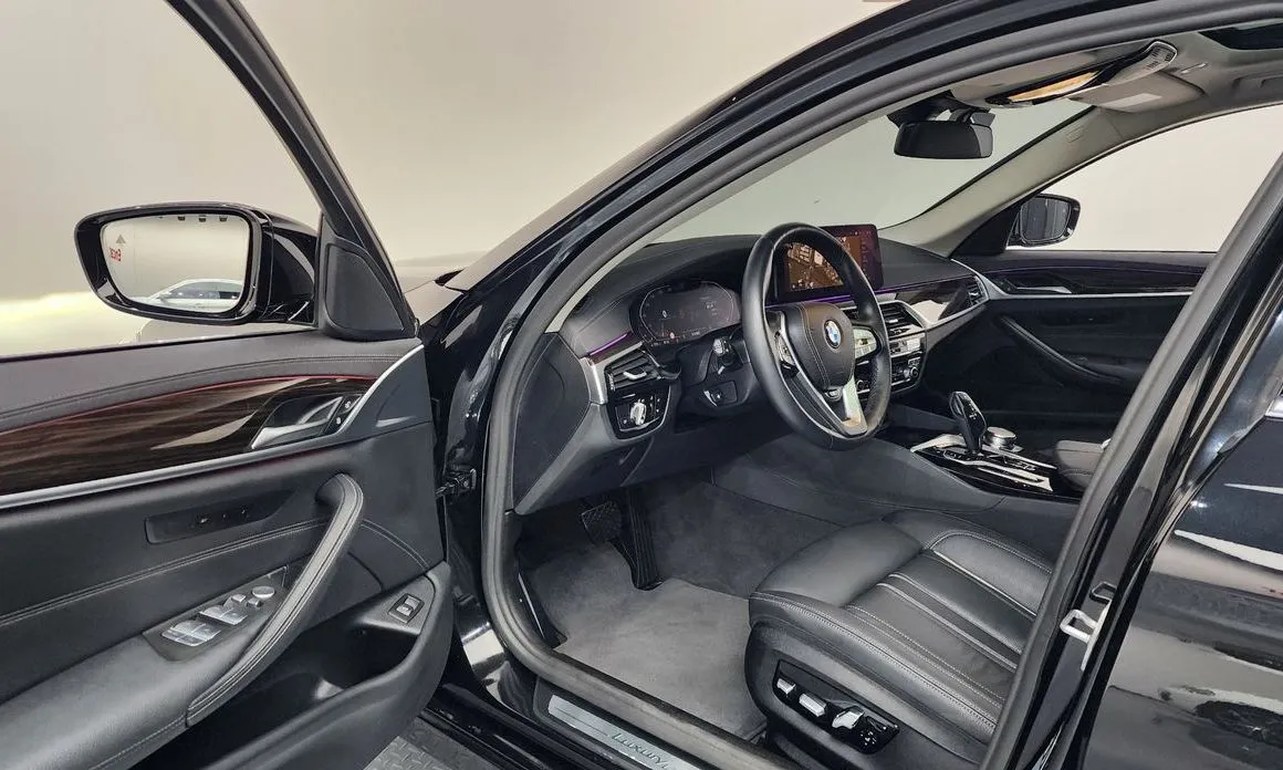 BMW 5-Series 2023 из KR, фото 10