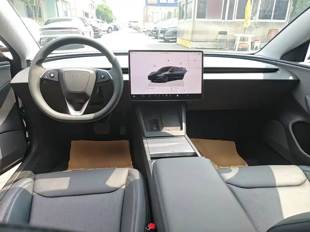Tesla Model 3 — фото 6