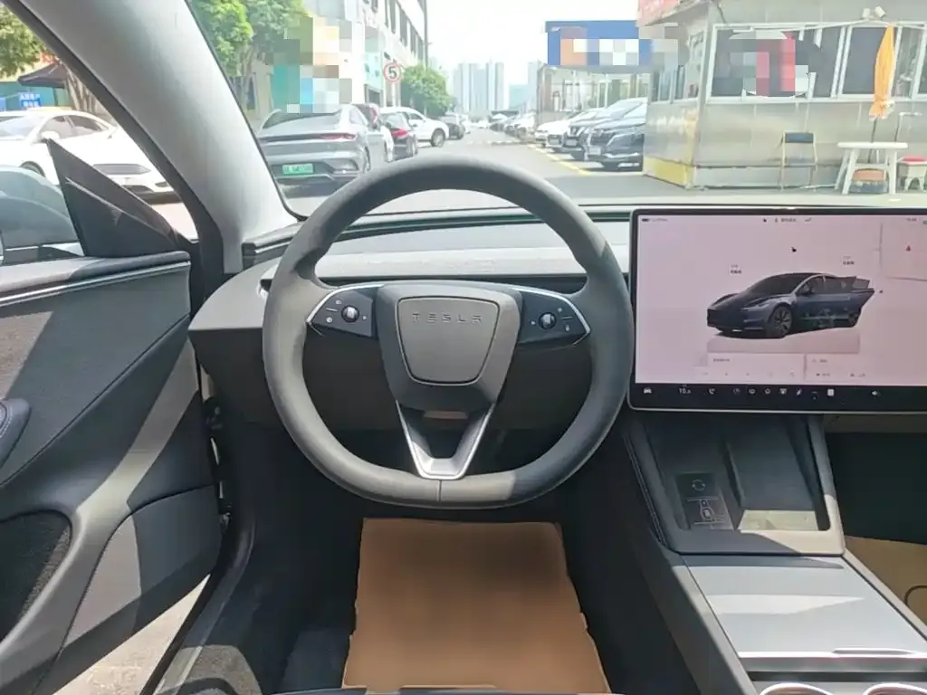 Tesla Model 3 — фото 4