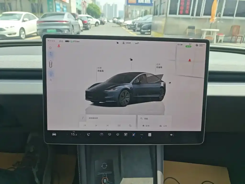 Tesla Model 3 — фото 3