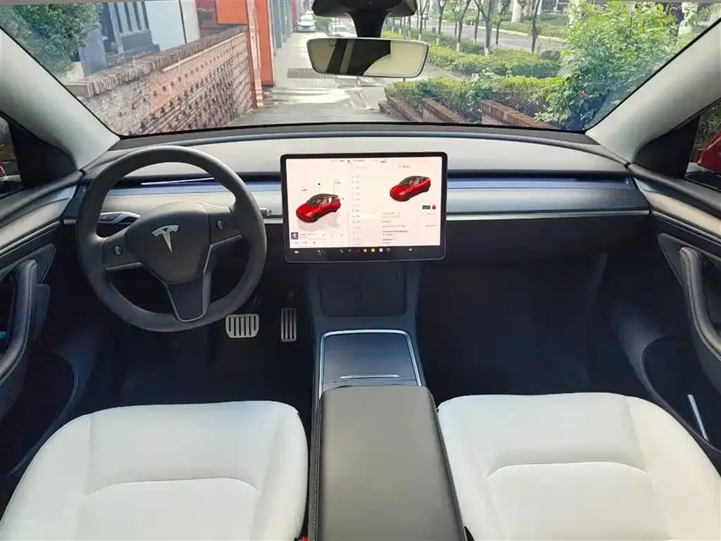 Tesla Model Y — фото 4