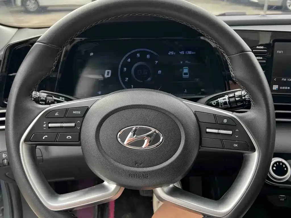 Hyundai Elantra — фото 8