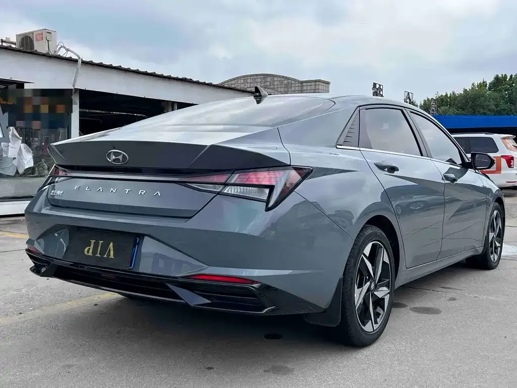 Hyundai Elantra — фото 9