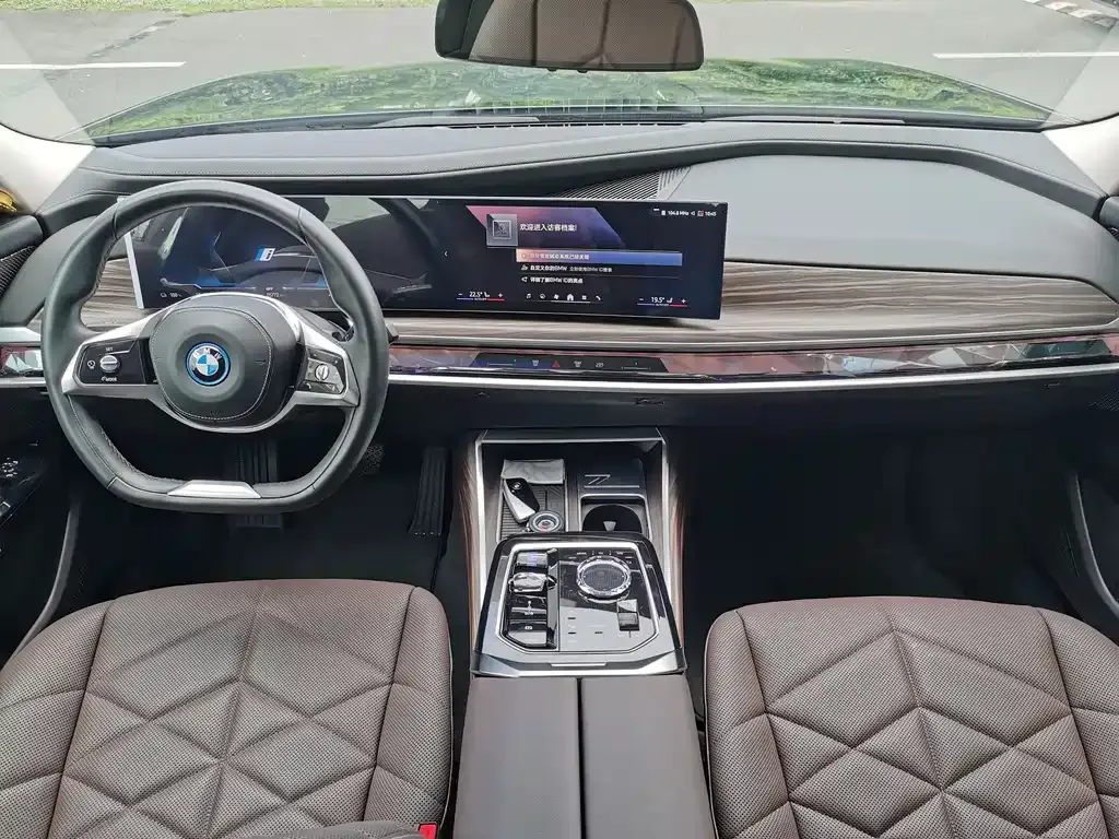 BMW i7 2025 из CN, фото 10