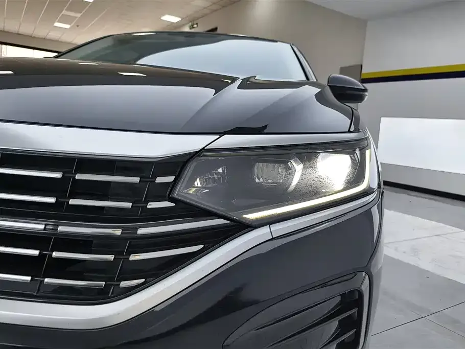 Volkswagen Passat — фото 5