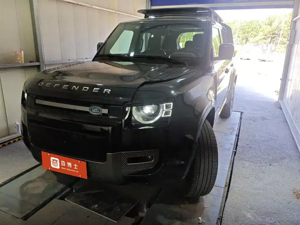 Land Rover Defender — фото 1