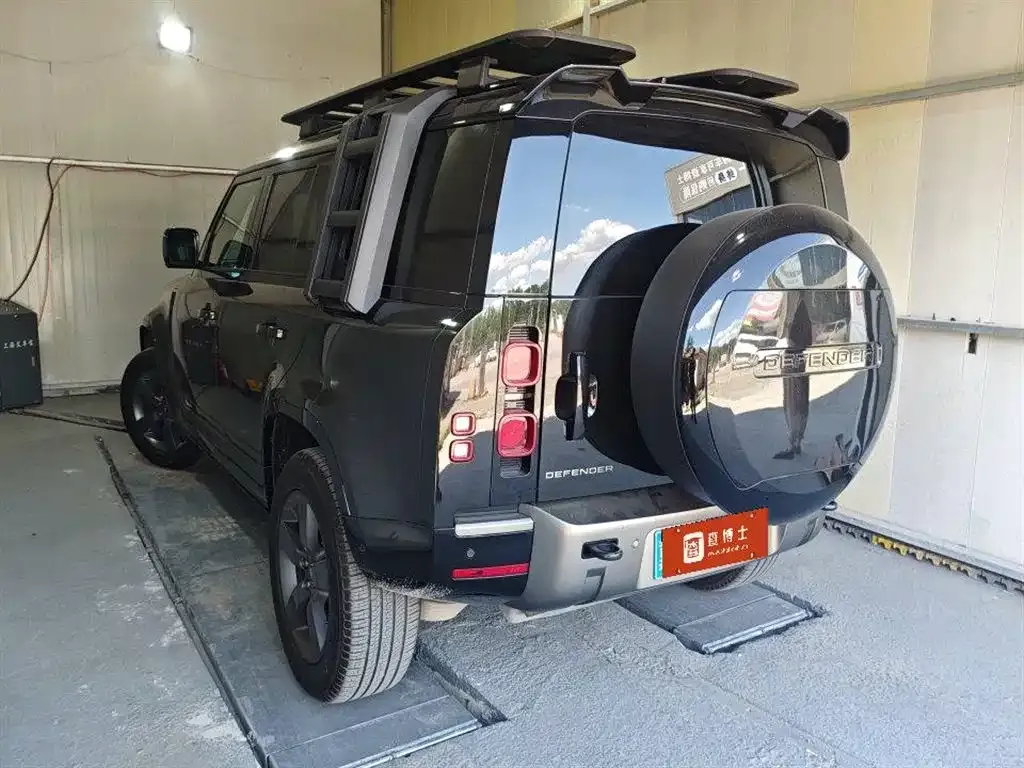 Land Rover Defender — фото 6