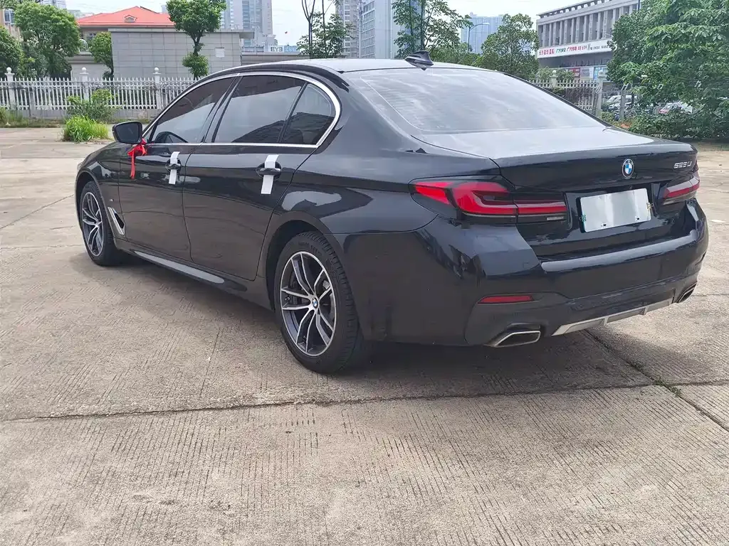 BMW 5 Series — фото 10