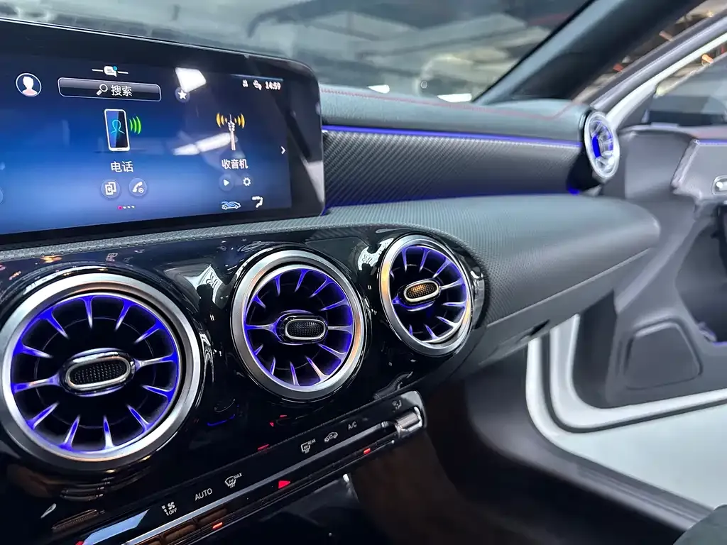 Mercedes-Benz A-Class — фото 10