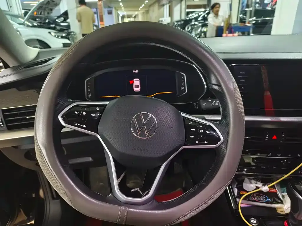 Volkswagen Passat — фото 10