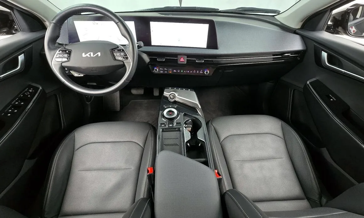 Kia EV6 — фото 8