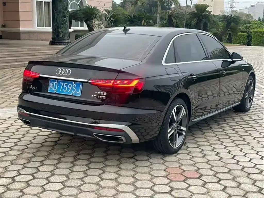Audi A4L — фото 2