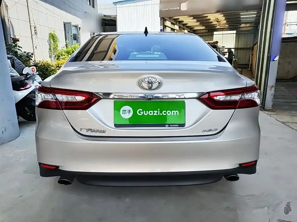 Toyota Camry — фото 10