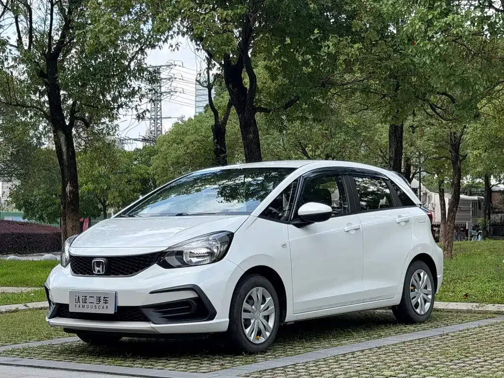 Honda Fit — фото 1