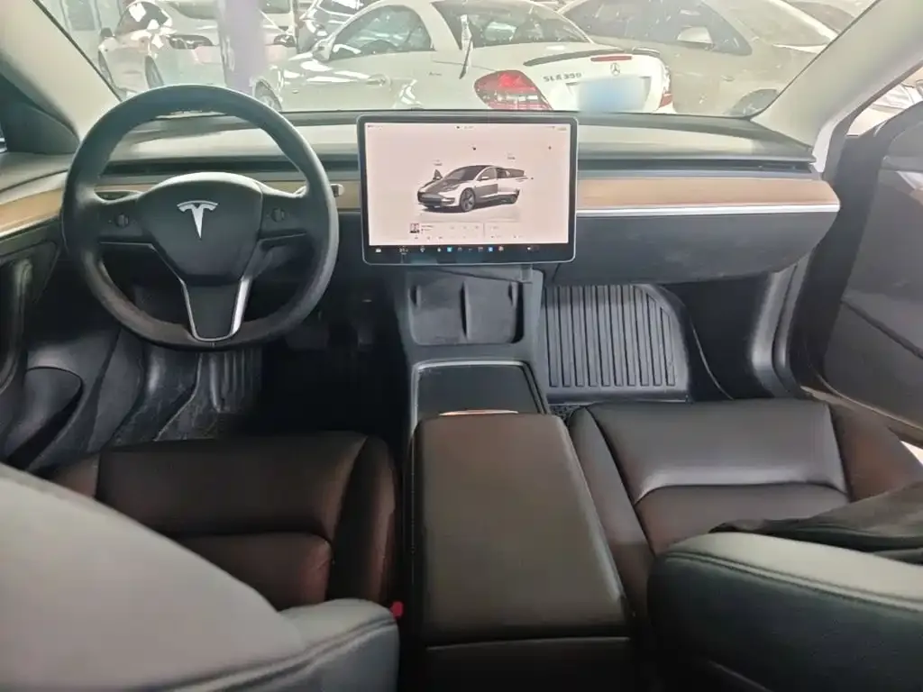 Tesla Model 3 — фото 6