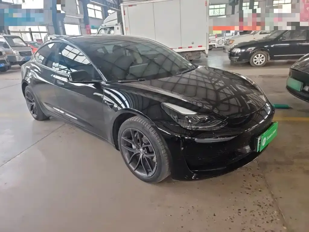 Tesla Model 3 — фото 9