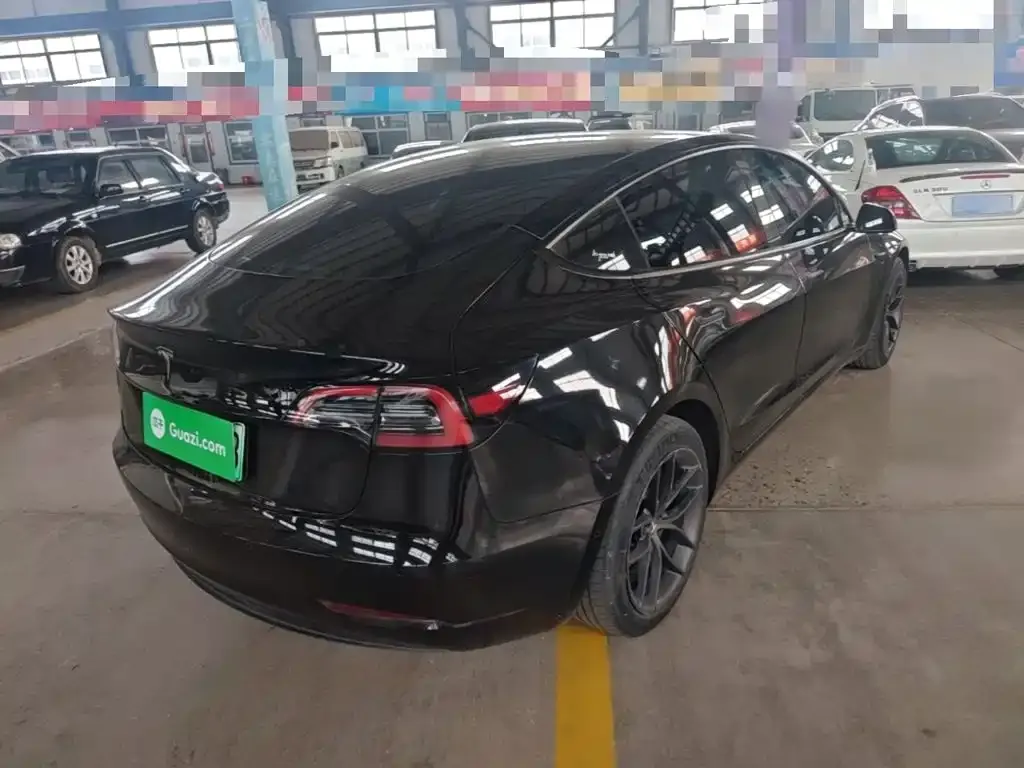 Tesla Model 3 — фото 5