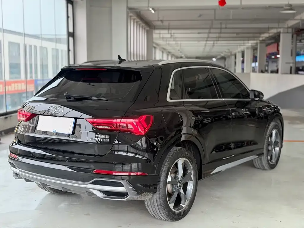 Audi Q3 — фото 10