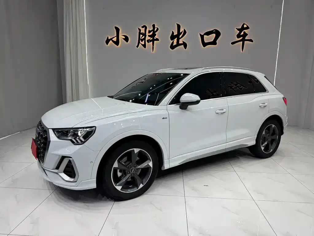 Audi Q3 — фото 1