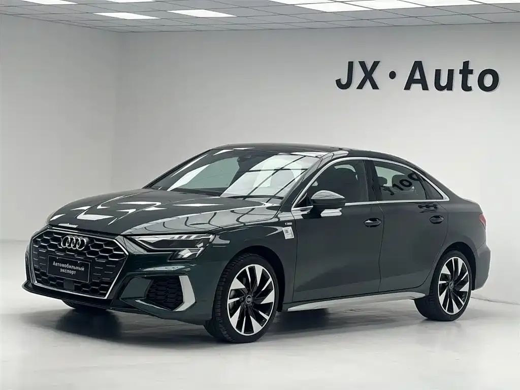Audi A3 — фото 1