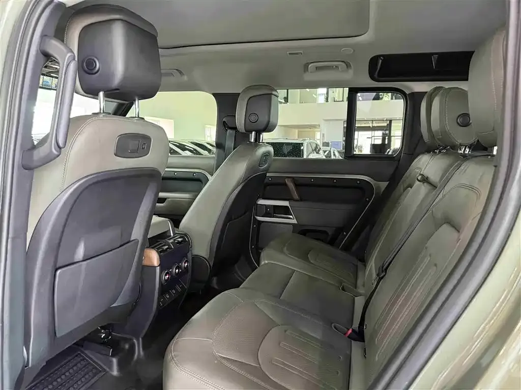 Land Rover Defender — фото 8