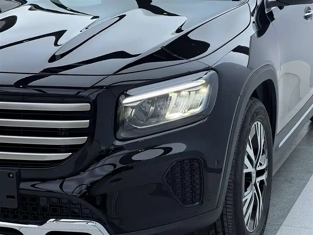 Mercedes-Benz GLB — фото 4