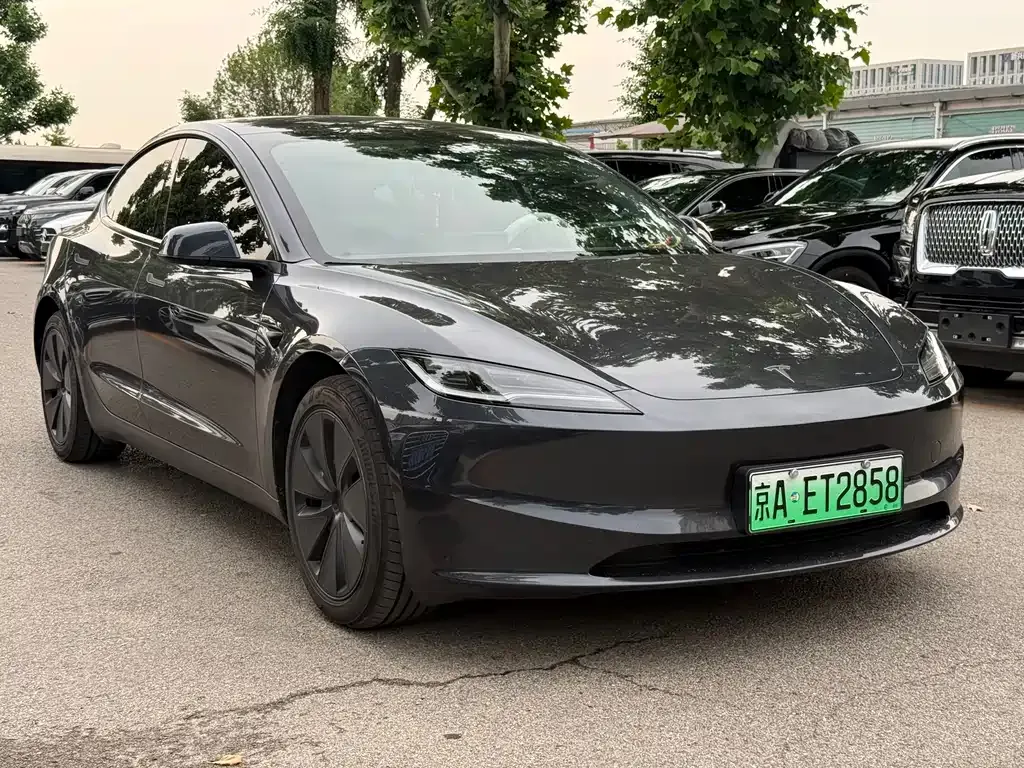 Tesla Model 3 — фото 10