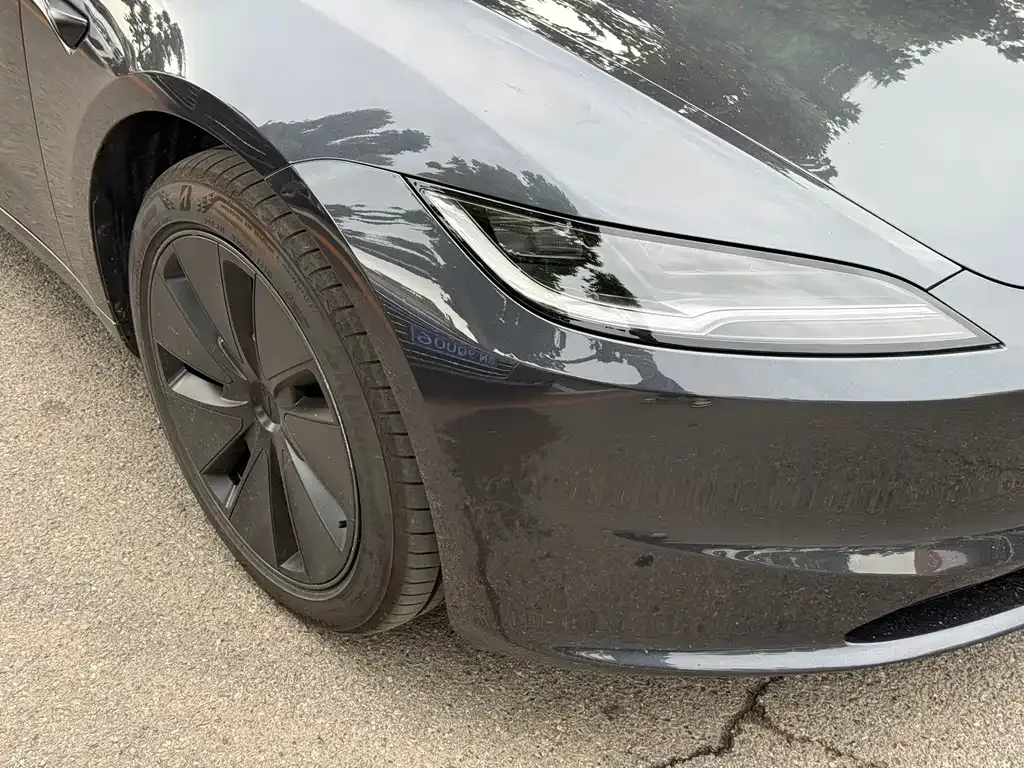 Tesla Model 3 — фото 9