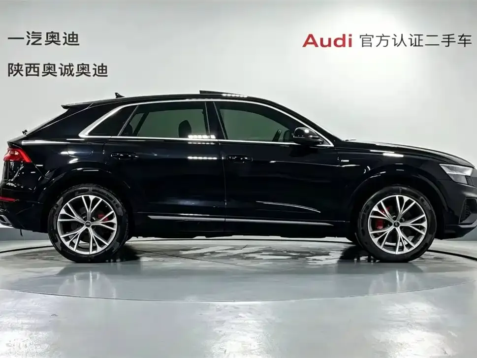 Audi Q8 2021 из CN, фото 5